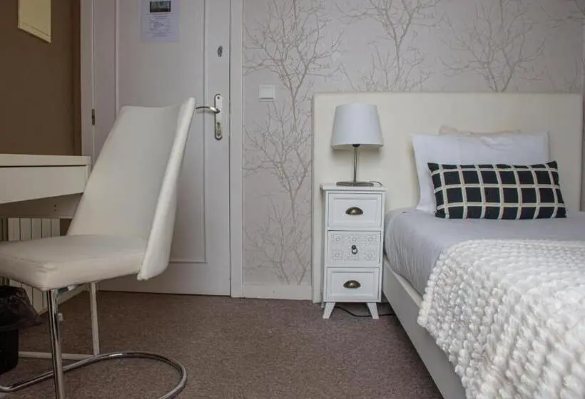 اتاق استاندارد یک نفره, O Porto Seven Guest House