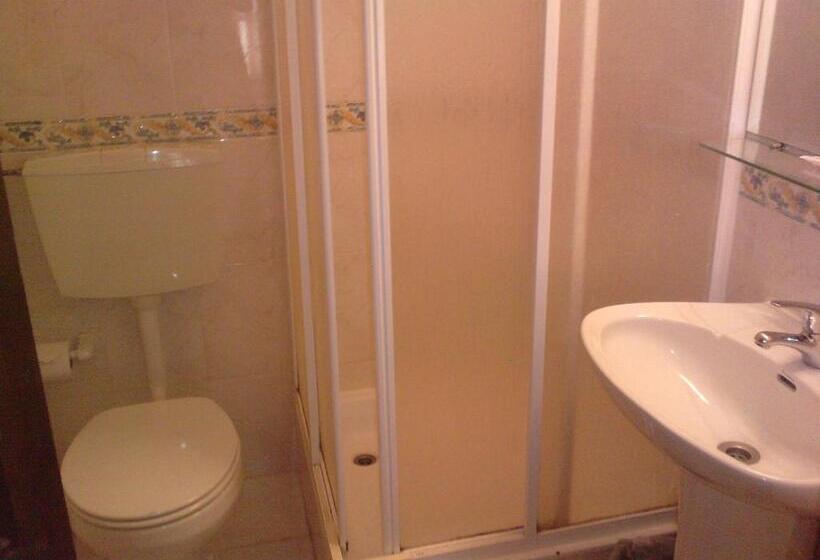 带阳台的三人标准间, Residencial Nosso Paraiso