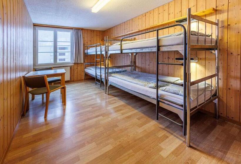 标准四人间共用浴室, Engelberg Youth Hostel