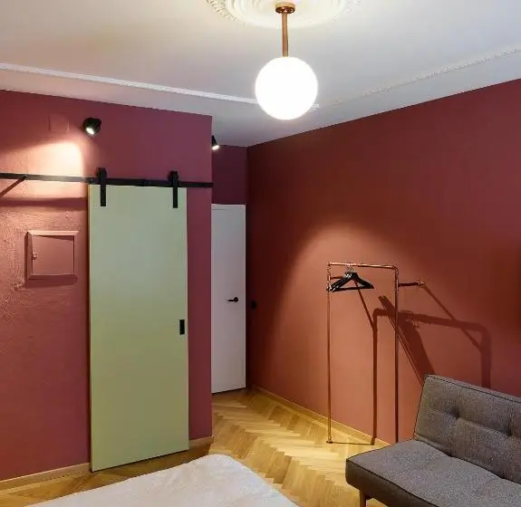 Standard Kolmen Hengen Huone, Adler Boutique