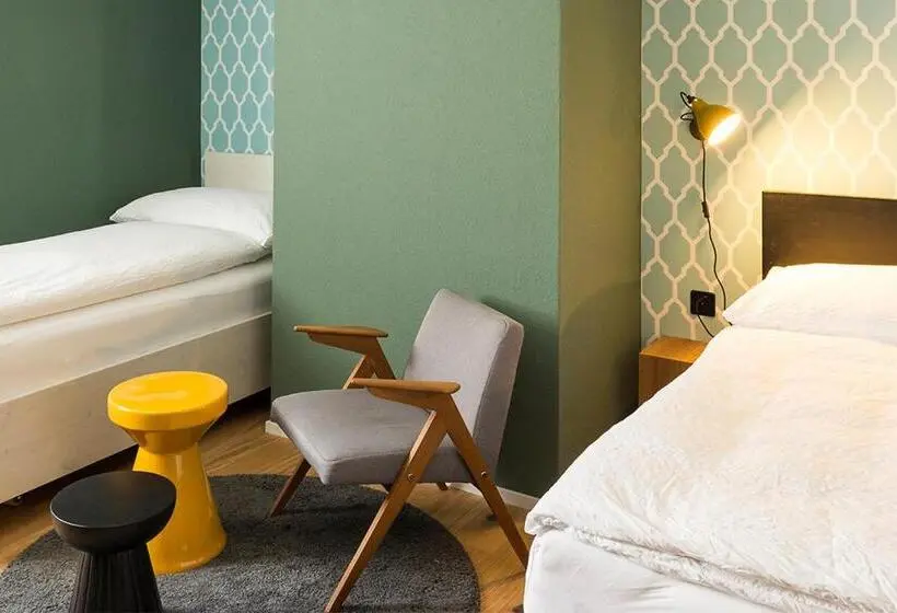 Standard Kolmen Hengen Huone, Adler Boutique