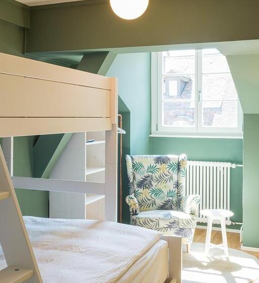 جناح عائلي, Adler Boutique