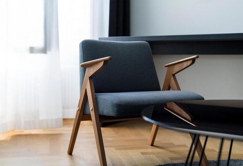 סוויטה, Adler Boutique