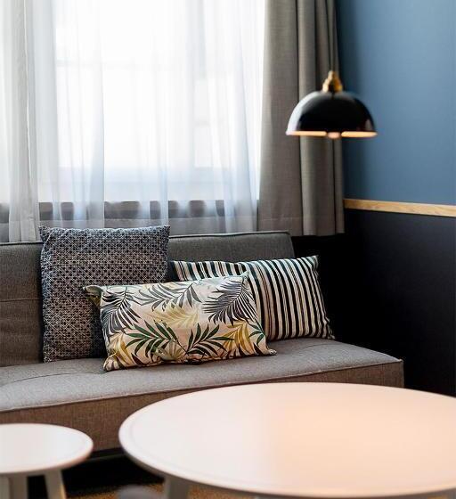 إستوديو ديلوكس, Adler Boutique