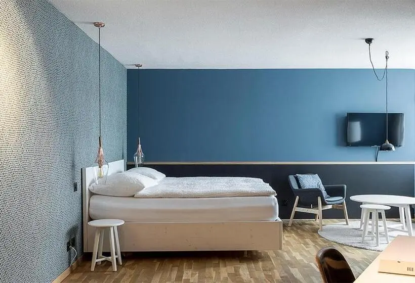 Deluxe-studio, Adler Boutique