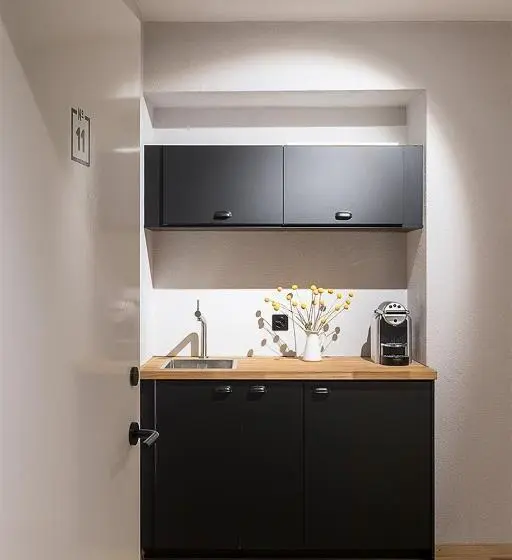 Deluxe-studio, Adler Boutique