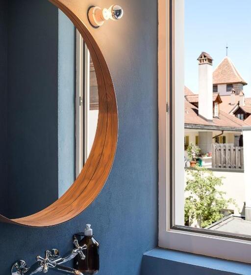 디럭스 스튜디오, Adler Boutique