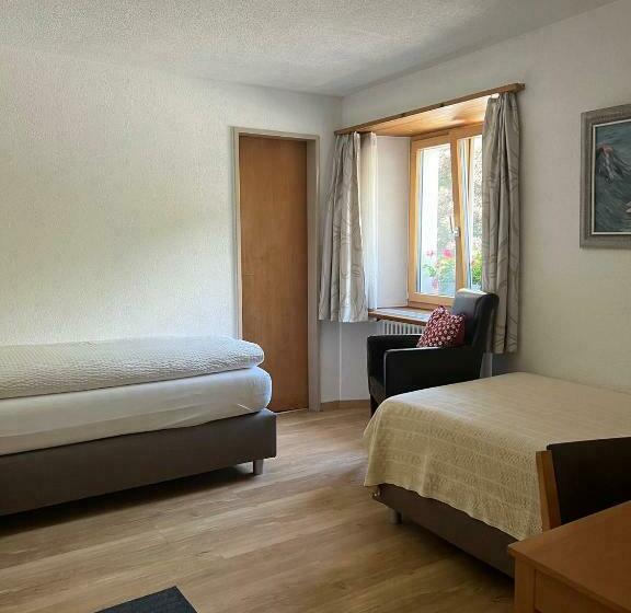 基本间, Adler Garni