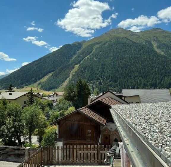 标准间, Adler Garni