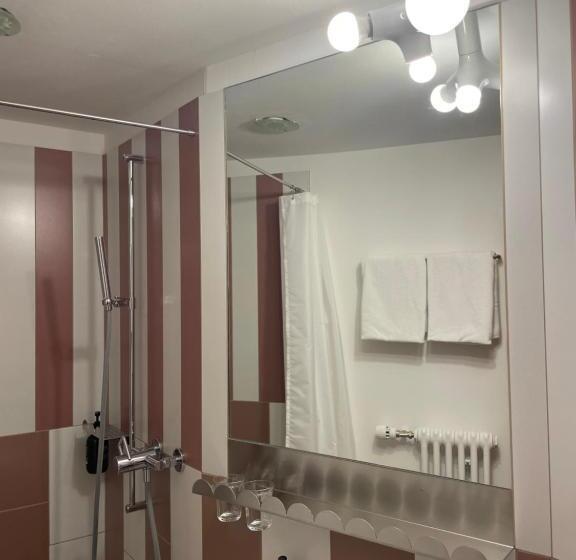Номер Стандарт, Adler Garni