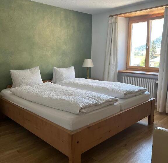 标准间, Adler Garni