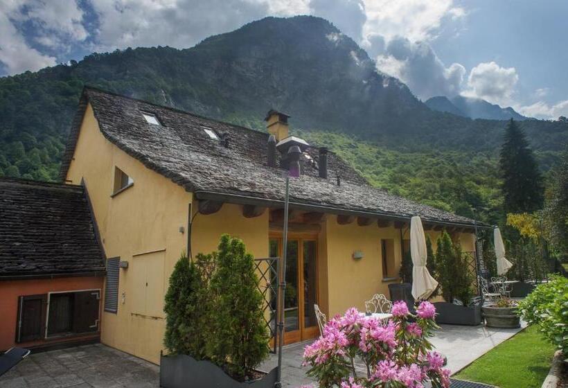 Номер Стандарт Вид на Сад, Myverzasca Resort Ai Piee