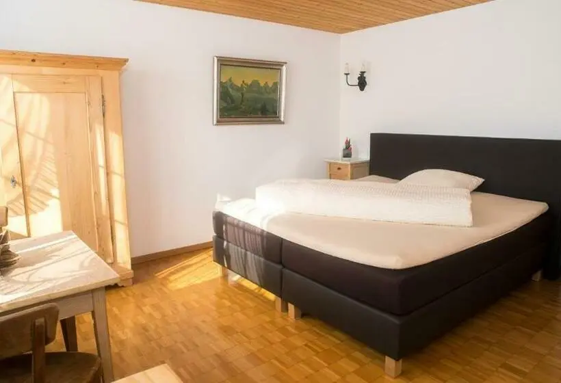Standard-huone, Badhof