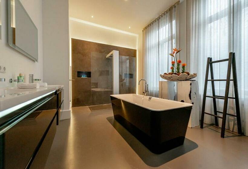 Люкс с Балконом, Bossche Suites Stationsweg