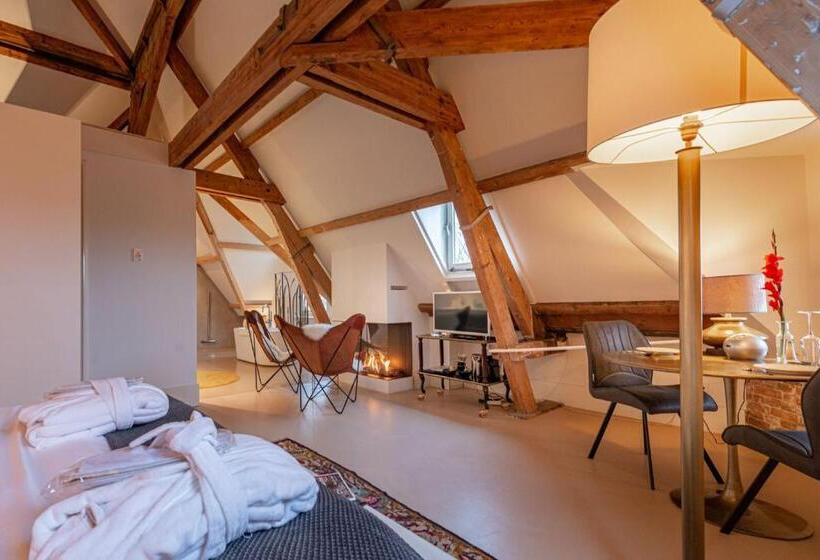 Люкс с Балконом, Bossche Suites Stationsweg