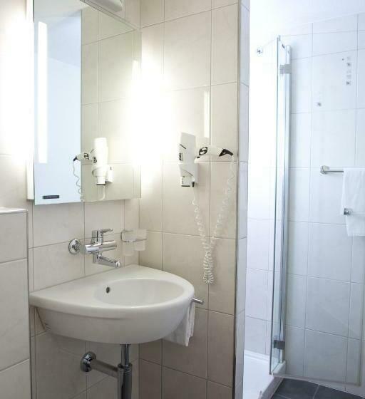 חדר קומפורט, Buchserhof