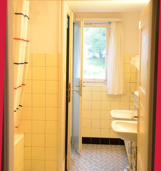 标准四人间共用浴室, Chalet Speciale   Hostel