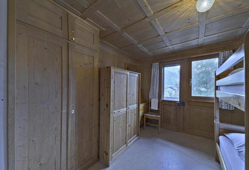 带共用浴室的标准房间, Chalet Speciale   Hostel