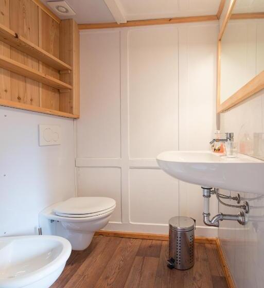 家庭间, Chalet Speciale   Hostel