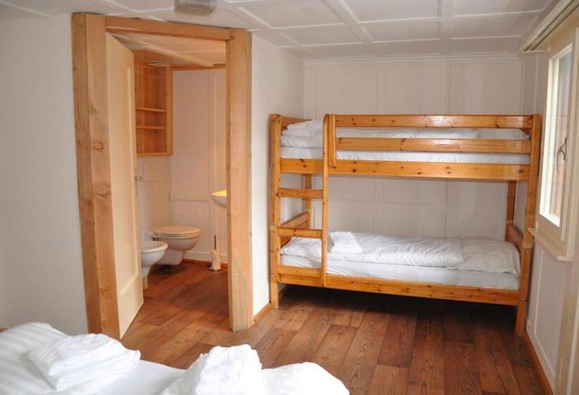 家庭间, Chalet Speciale   Hostel