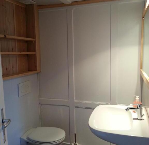 家庭间, Chalet Speciale   Hostel