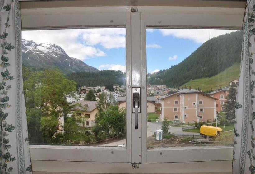 标准三人间共用浴室, Chalet Speciale   Hostel