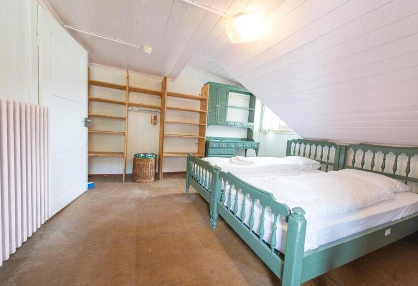 标准三人间共用浴室, Chalet Speciale   Hostel