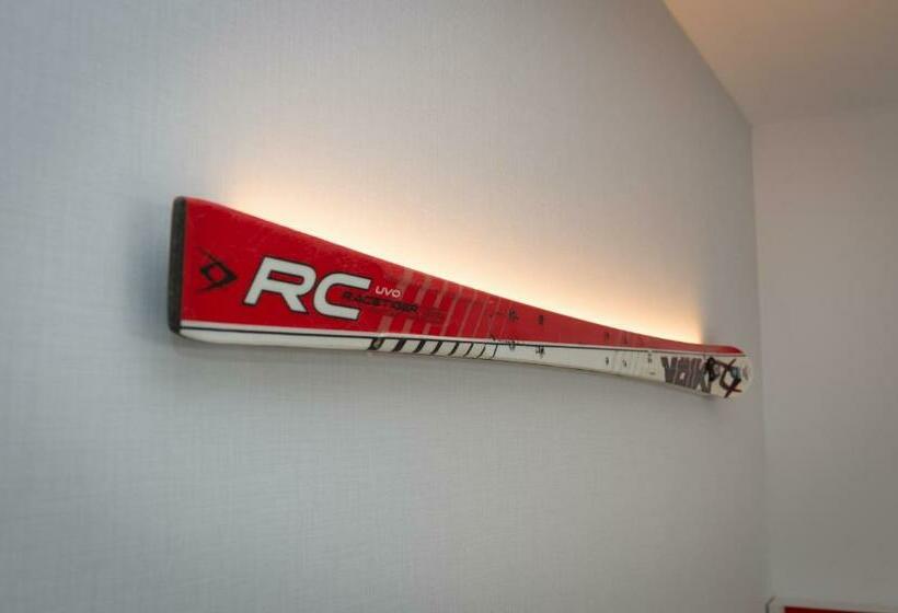 חדר סופריור, Elite