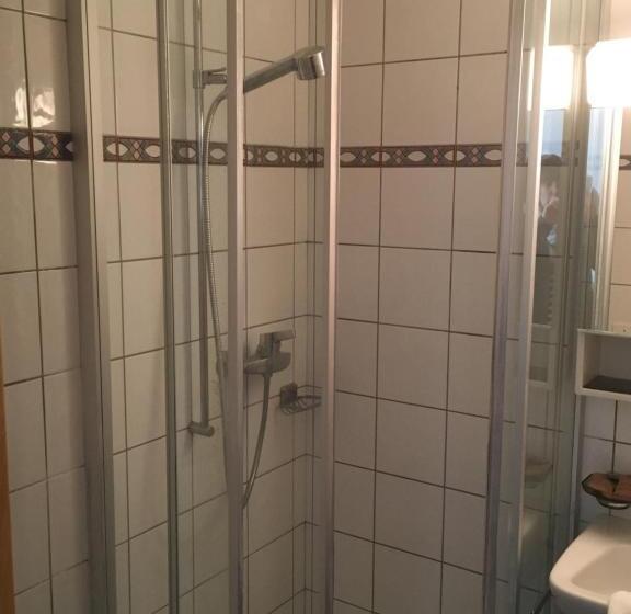 标准单人间, Hôtel De La Gare