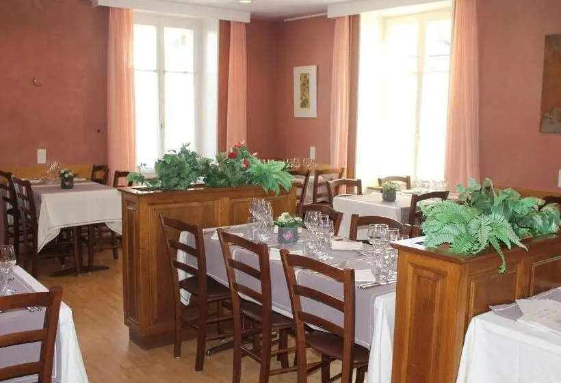 Standard Yhden Hengen Huone, Hôtel De La Gare