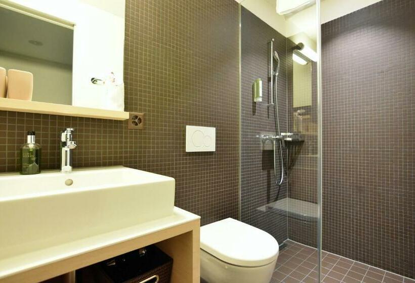 غرفة قياسية, Juckers Boutique