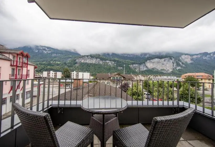 Standard Neljän Hengen Huone Parveke, Meiringen