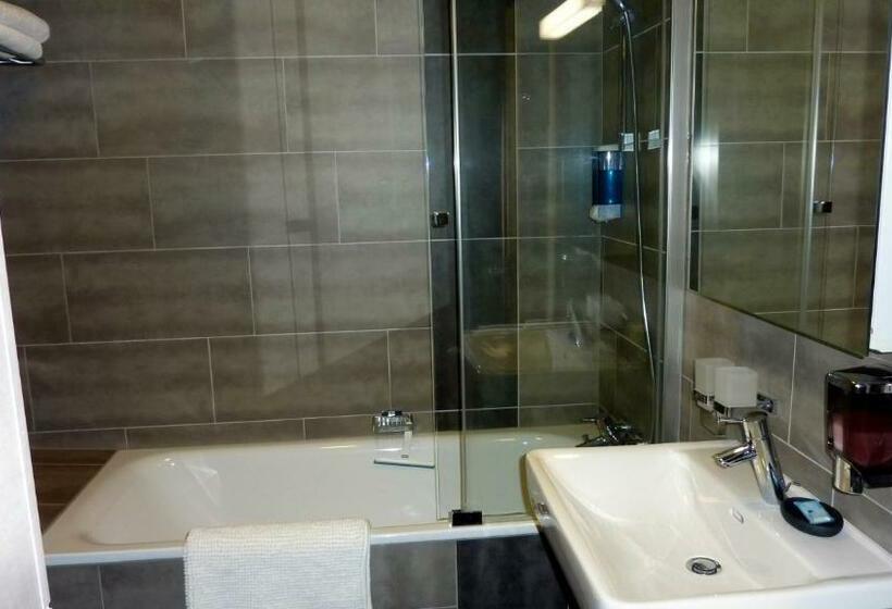 غرفة قياسية مزوَّدة بتراس, Mont.lac