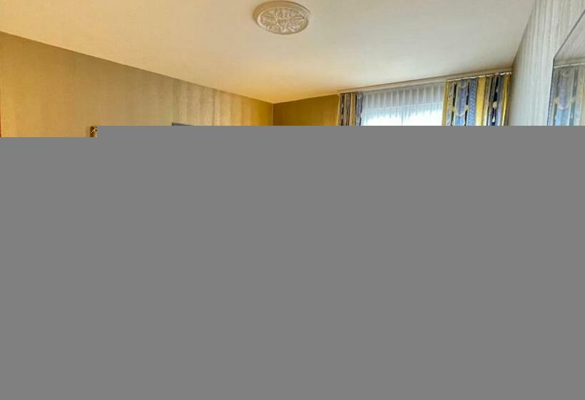 Номер Стандарт, Movieworld