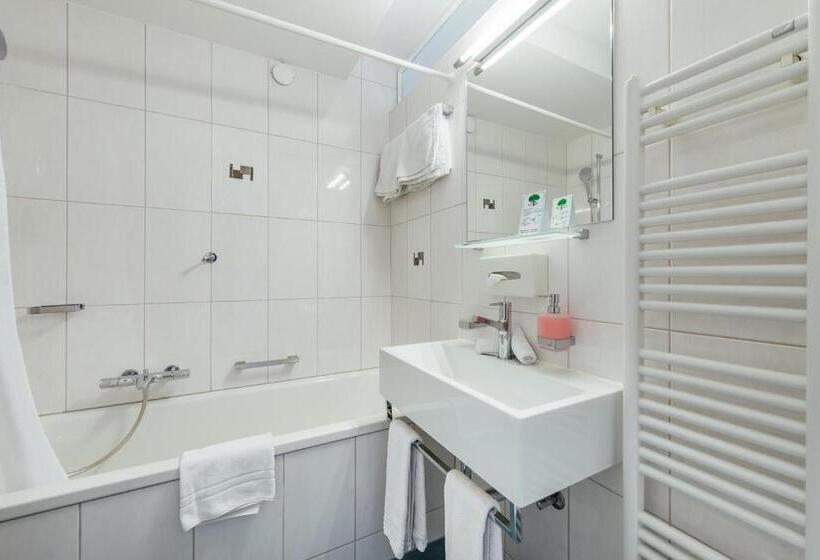 スーペリアールーム, Restaurant Bellevue