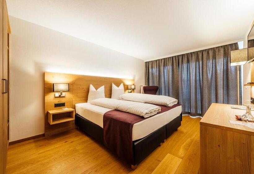 スーペリアールーム, Restaurant Bellevue