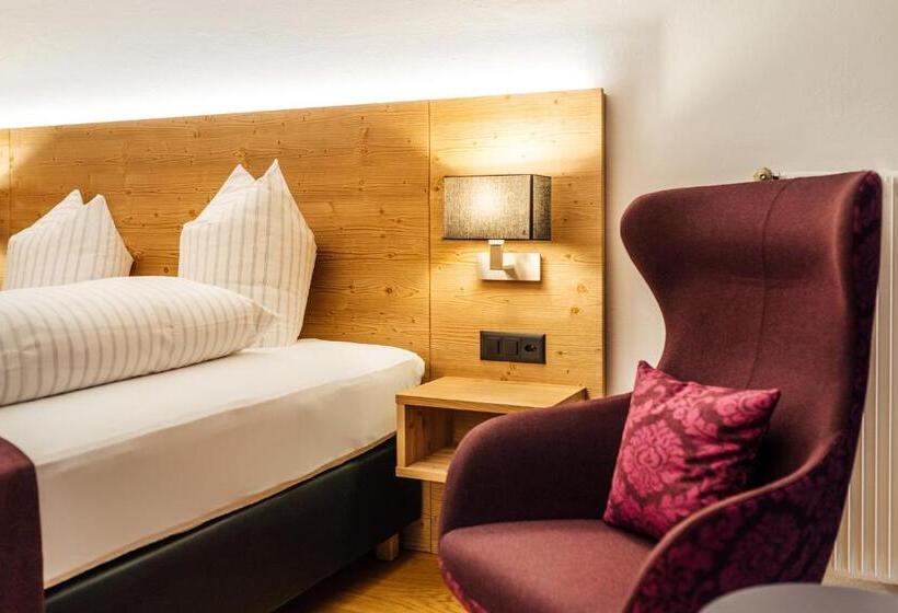 スーペリアールーム, Restaurant Bellevue