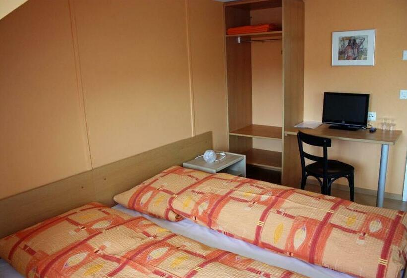 スタンダードルーム, Restaurant Koi Gartenteich