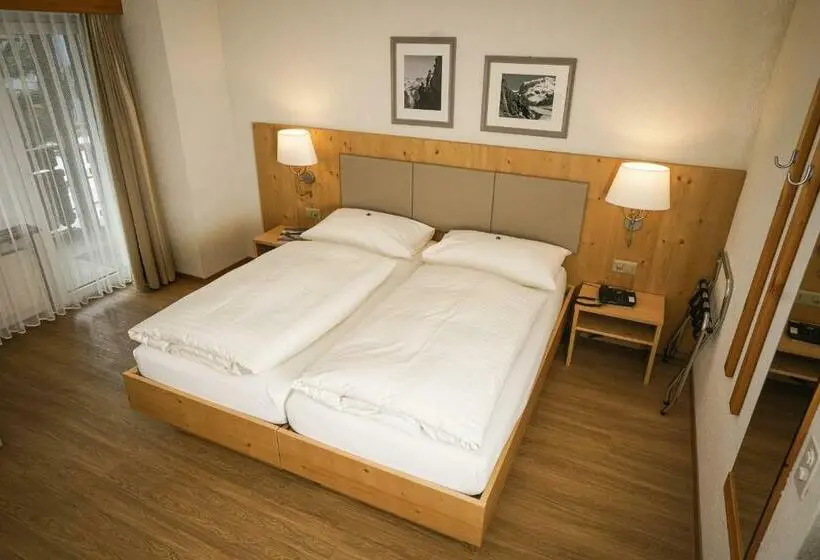 Standardzimmer, Sarazena