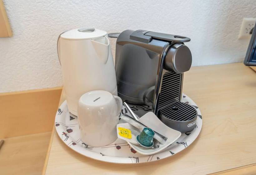 اتاق استاندارد یک نفره, Sarazena