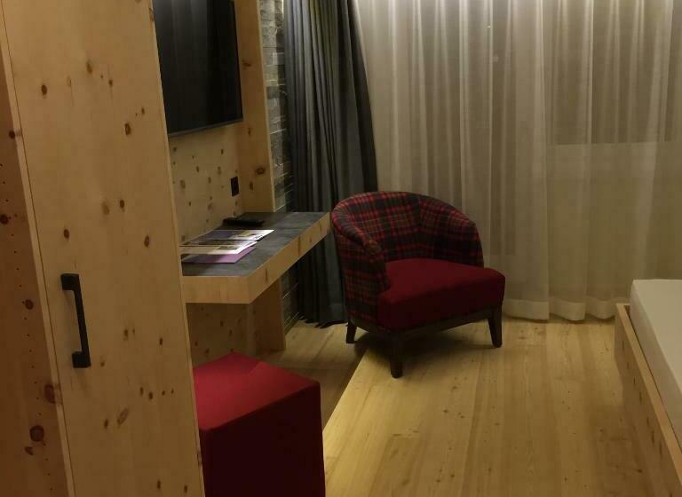 标准单人间, Spöl Restaurant