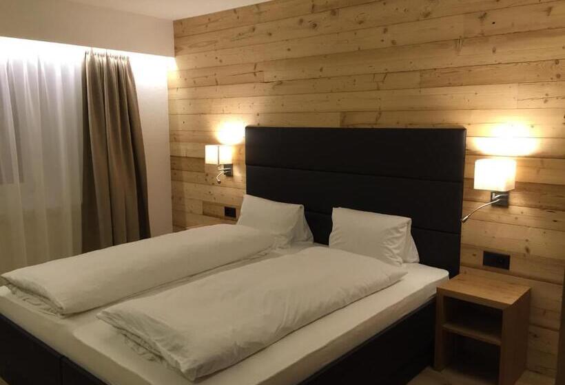 4인용 스탠다드 룸, Spöl Restaurant