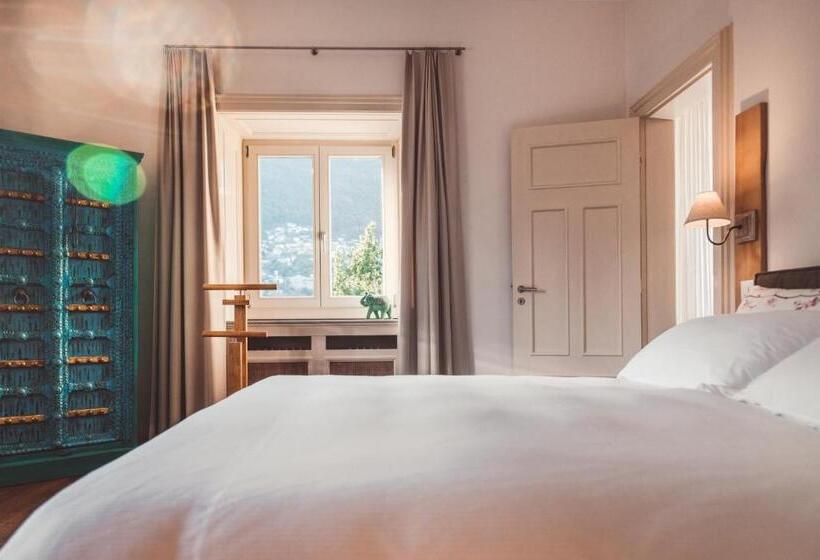 Superior room with lake view, Villa Emden