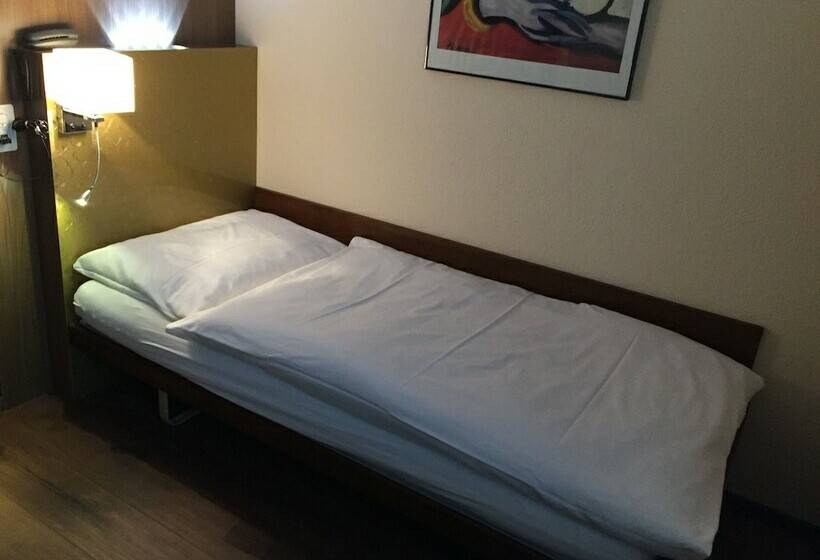 חדר סטנדרט יחיד, Zys