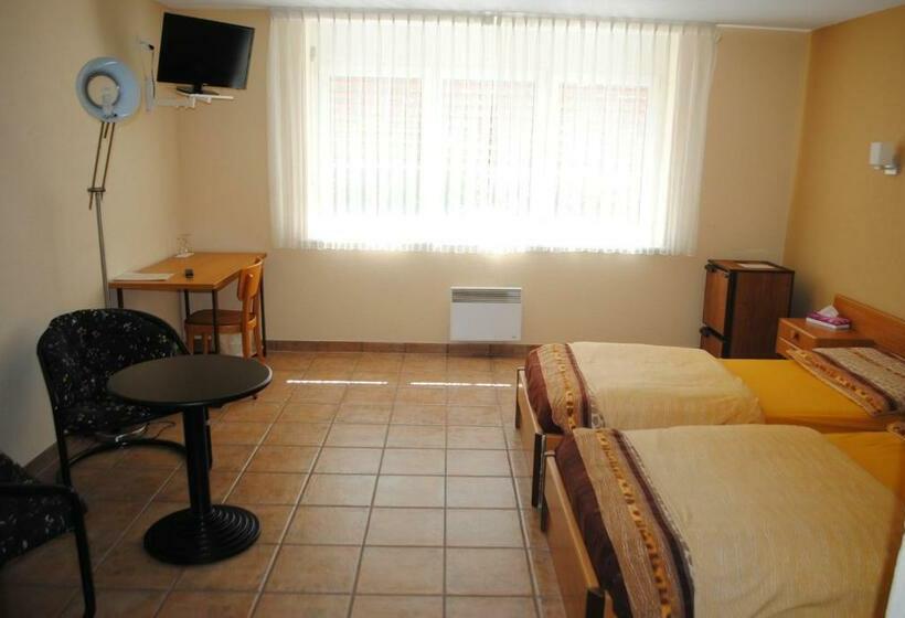 חדר סטנדרט, Motel   Hôtel La Poularde