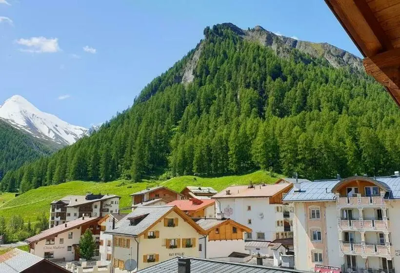 バルコニー付きスタンダードルーム, Wellnesshotel Engadin
