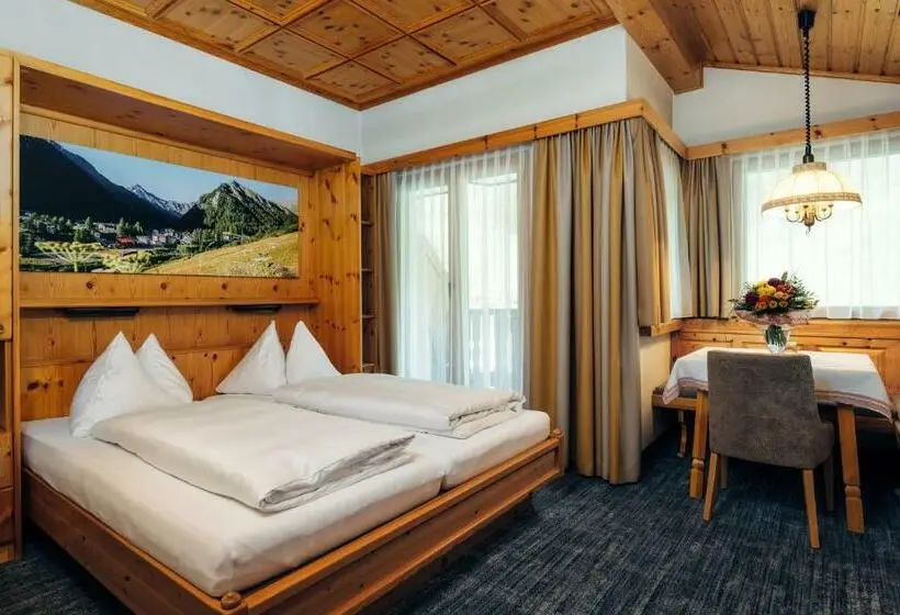 バルコニー付きスタンダードルーム, Wellnesshotel Engadin