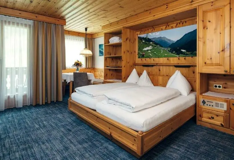 バルコニー付きスーペリアルーム, Wellnesshotel Engadin
