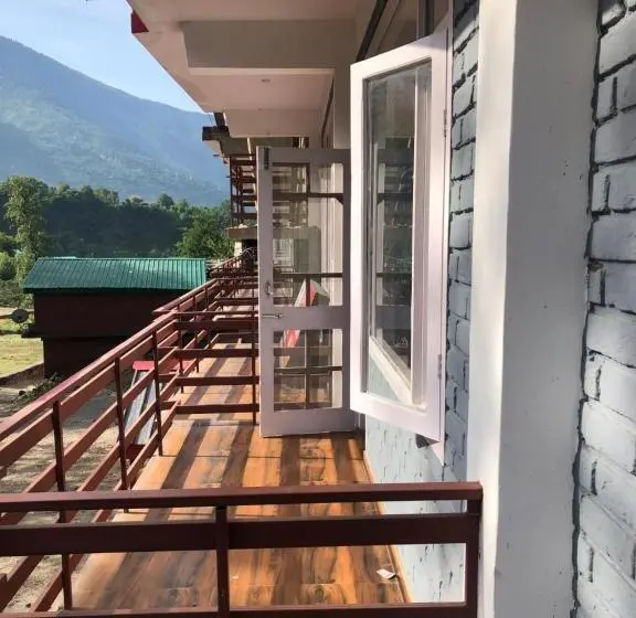 バルコニー付きデラックスルーム, Kheer Bhawani Villa