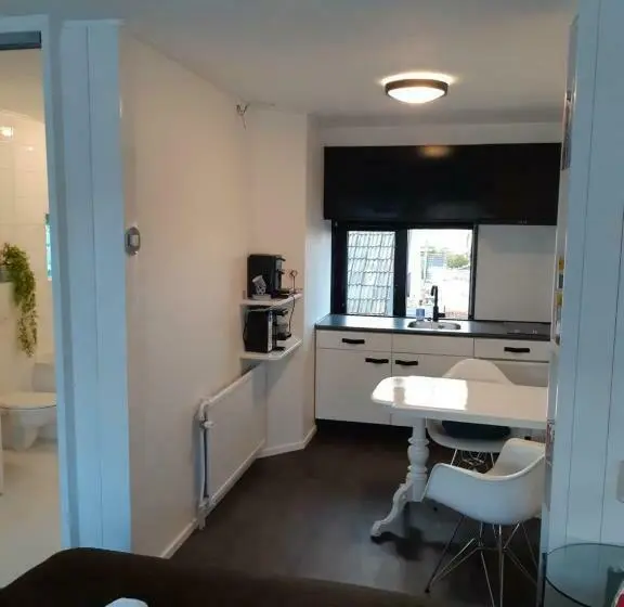 Standard-studio Parveke, B&b Byboukje